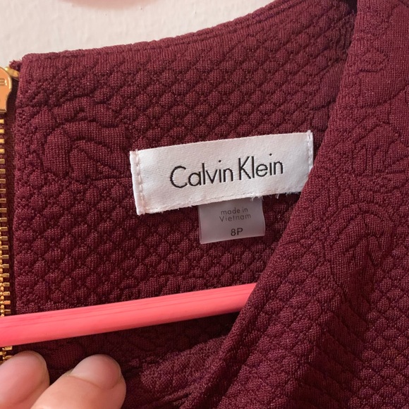 NWT Calvin Klein Embossed floral sheeth dress 8P - Picture 8 of 8